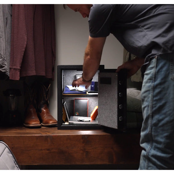HORNADY FIREPROOF KEYPAD SAFE